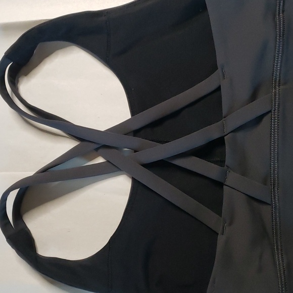 SPORT BRAS - Picture 4 of 5